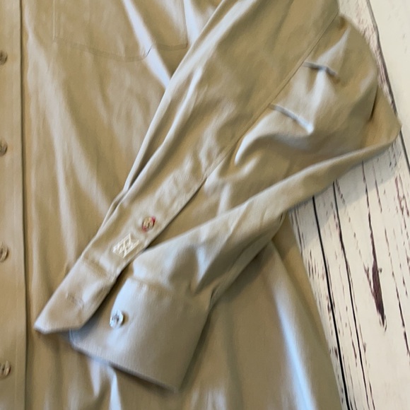 Cutter & Buck Mercedes Button down - Picture 5 of 10